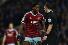Gol Alex Song Harusnya...