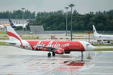 Saham AirAsia Turun...
