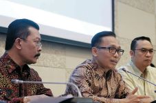 Efisiensi, Garuda Pangkas...