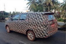 Generasi Kedua Innova...