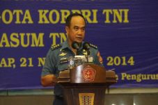 Presiden Jokowi Lantik...