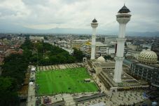 Enam Titik Pesta Kembang...