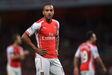 Walcott Berpeluang Main...