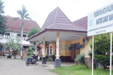 Warga Berharap Camat...