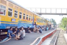 Puncak Arus Balik KA...