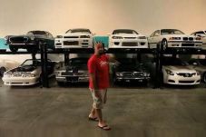 Ayah Paul Walker Tuntut...