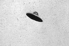 Penampakan UFO Tahun...