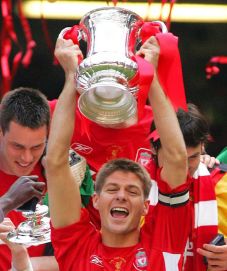 Steven Gerrard Pantas...