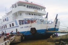 Wisatawan Terjebak di...