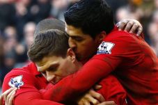 Suarez : Gerrard Ada...