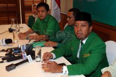 Tak Mau Kalah, Romi...