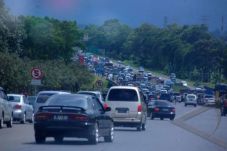 Arus Balik, Jalur Puncak...