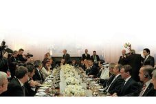 Diplomasi Meja Makan...