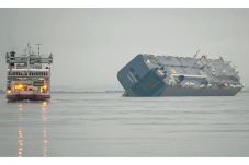 Tenggelamnya Kapal Kargo...