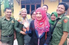 Indah Nevertari Apel...