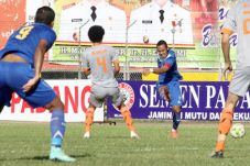 Tekuk PBFC, Persib ke...