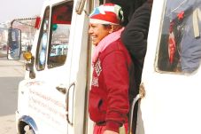 Nepal Luncurkan Bus...