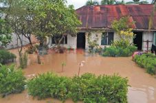 Sungai Padang Meluap,...