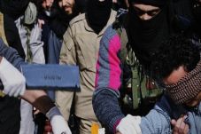 ISIS Hukum Pencuri dan...