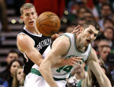 Zeller Keluarkan Celtics...
