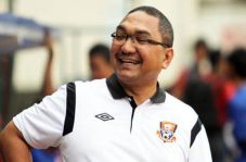Tim Sembilan Cuma Hamburkan...