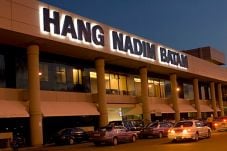 Bandara Hang Nadim Targetkan...