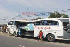 Kramat Djati Terguling,...