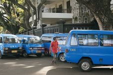 Pembahasan Bus Sekolah...