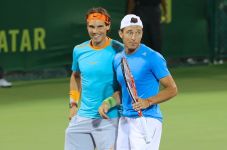 Nadal Genggam Trofi...