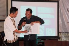 Subang Miliki Batik...