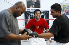 Khan Ajak Pacquiao Gelar...