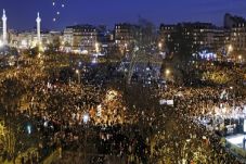 Lawan Teror Paris, 3,7...