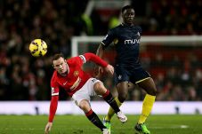 Rooney Tak Terima United...