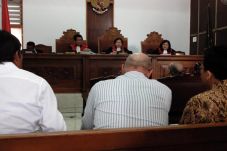 Kasus Tanda Tangan Palsu,...