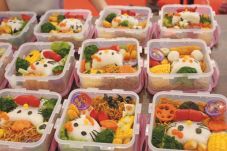 Membuat Bento Hello...