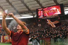 Totti, Selfie dan Rekor...