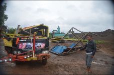 Sopir Truk Galian C...