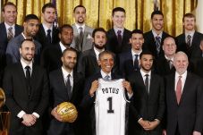 Obama Undang Spurs ke...