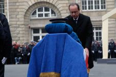 Hollande: Prancis Tidak...