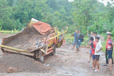 Sopir Dump Truck Galian...