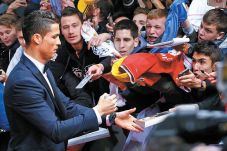 Cristiano Ronaldo Dipuja,...