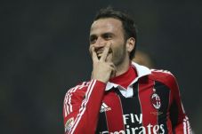 Sepakan Voli Pazzini...