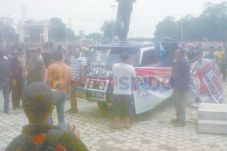Massa Ancam Pindah ke...