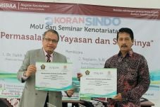 FH Unissula Gandeng...