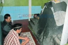 Jadi Tempat Sakral,...