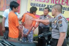 Perampok Pegawai Disdik...