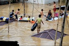 Setahun Lalu, Banjir...