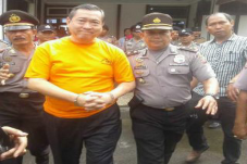 Budiono Tan Diterbangkan...