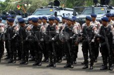 Regu Tembak Polri Siap...