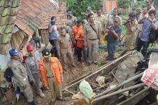 Puluhan Bencana Alam...
